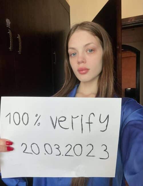 ורה בחורה חמה מחכה להזמנה שלך - Image 2