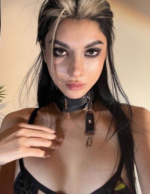 עמירה – בחורה לערב מפנק בנס ציונה - Business-Ladies.co.il